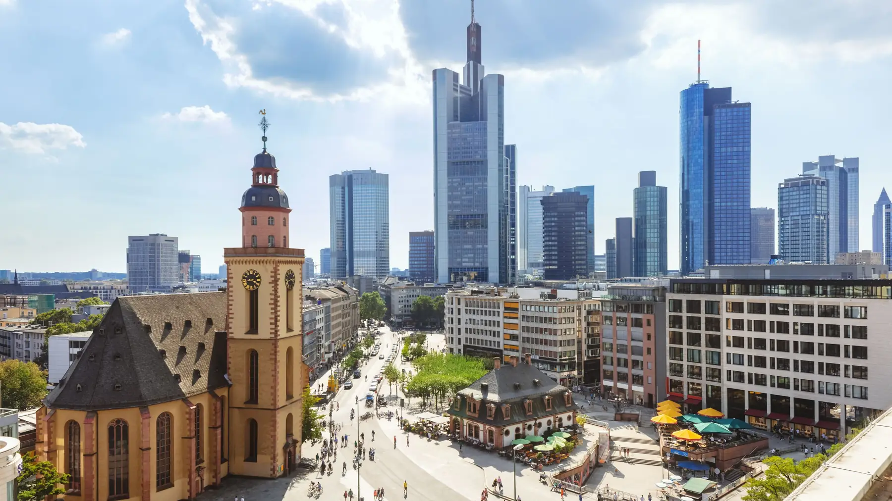 Frankfurter Innenstadt an der Hauptwache mit Blick auf das Bankenviertel